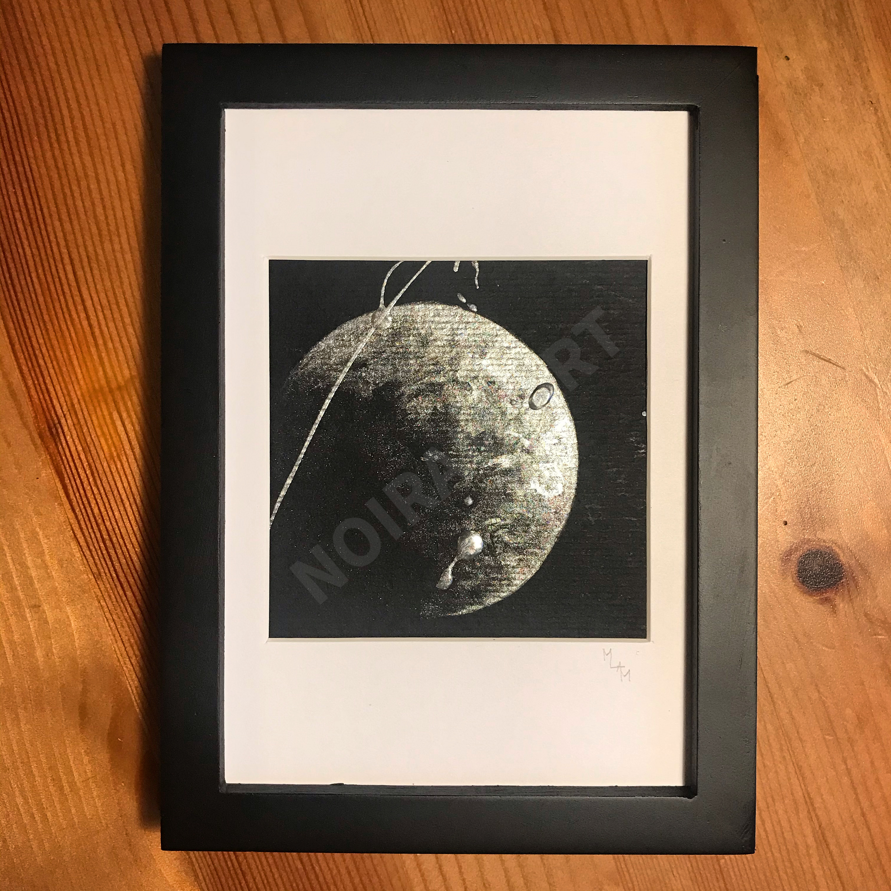 Aquarelle papier noir une minute avant le premier pas lune houston ovule fécondation satellite mlam noiram marion-lorraine poncet planète plante